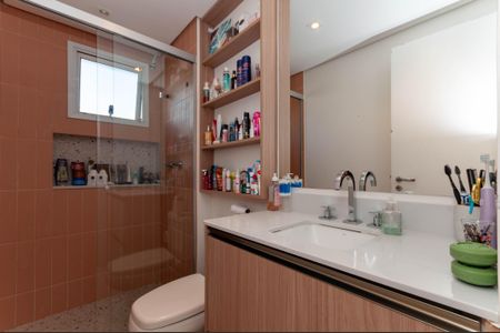 Apartamento à venda com 386m², 3 quartos e 4 vagasBanheiro da Suíte 3