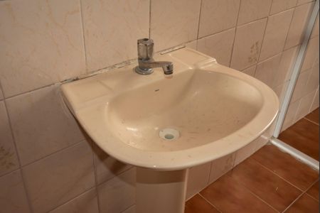 Casa à venda com 80m², 2 quartos e sem vagaBanheiro