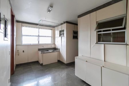 Apartamento para alugar com 245m², 3 quartos e 2 vagasÁrea de serviço