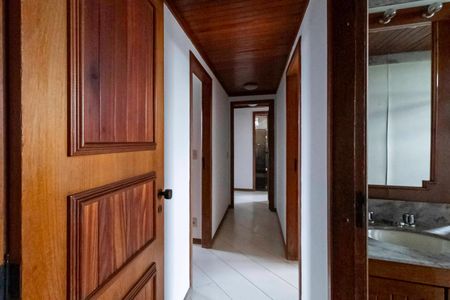Apartamento para alugar com 245m², 3 quartos e 2 vagasCorredor