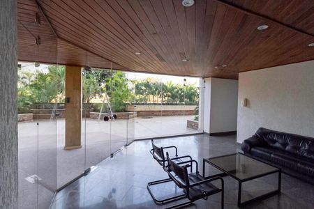 Apartamento para alugar com 245m², 3 quartos e 2 vagasHall social