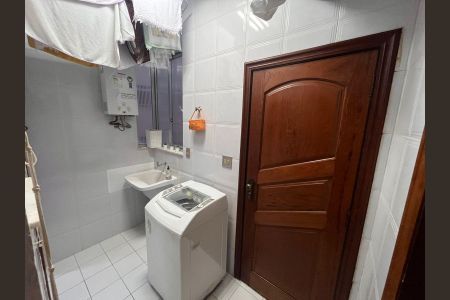 Apartamento à venda com 125m², 3 quartos e 1 vaga Apartamento à venda com 125m², 3 quartos e 1 vagaÁrea de serviço