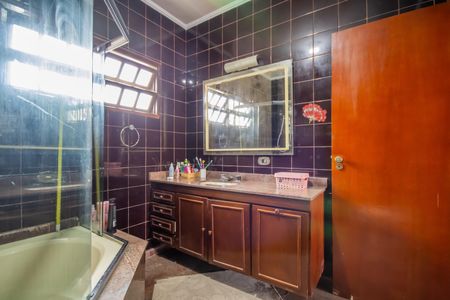 Casa à venda com 336m², 4 quartos e 4 vagasBanheiro da Suíte 1