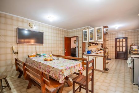 Casa à venda com 336m², 4 quartos e 4 vagasCozinha