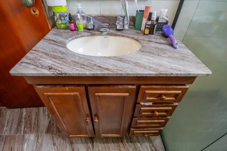 Casa à venda com 336m², 4 quartos e 4 vagasBanheiro Social