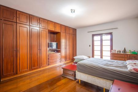 Casa à venda com 336m², 4 quartos e 4 vagasSuíte 1