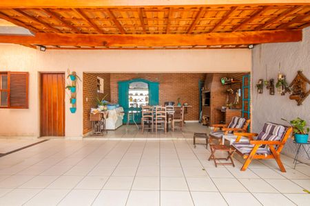 Casa à venda com 336m², 4 quartos e 4 vagasChurrasqueira