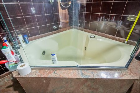 Casa à venda com 336m², 4 quartos e 4 vagasBanheiro da Suíte 1