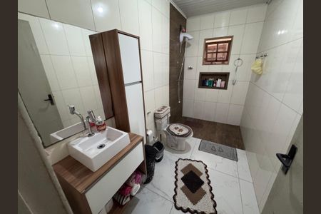 Casa à venda com 128m², 2 quartos e 2 vagas Casa à venda com 128m², 2 quartos e 2 vagasBanheiro