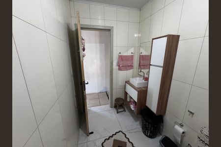 Casa à venda com 128m², 2 quartos e 2 vagas Casa à venda com 128m², 2 quartos e 2 vagasBanheiro