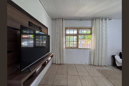 Casa à venda com 128m², 2 quartos e 2 vagas Casa à venda com 128m², 2 quartos e 2 vagasSala