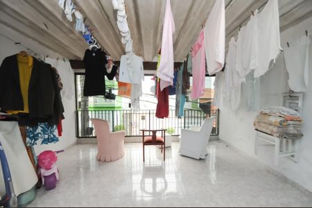 Casa à venda com 125m², 4 quartos e 2 vagas Casa à venda com 125m², 4 quartos e 2 vagasvaranda do quarto