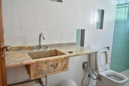 Casa para alugar com 290m², 4 quartos e 5 vagasBanheiro da Suíte 2