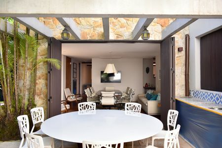 Casa para alugar com 290m², 4 quartos e 5 vagasÁrea gourmet