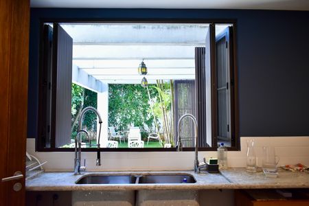 Casa para alugar com 290m², 4 quartos e 5 vagasCozinha