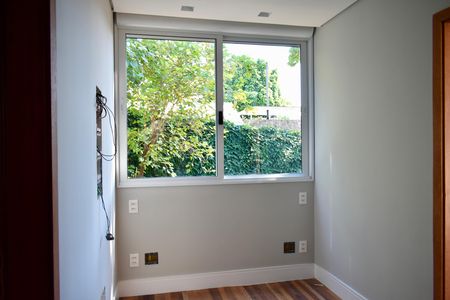 Casa para alugar com 290m², 4 quartos e 5 vagasCorredor