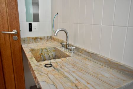 Casa para alugar com 290m², 4 quartos e 5 vagasBanheiro da Suíte 2