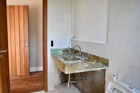 Casa para alugar com 290m², 4 quartos e 5 vagasBanheiro Suíte Master 1