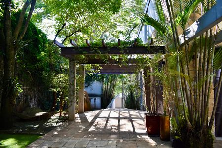 Casa para alugar com 290m², 4 quartos e 5 vagasJardim