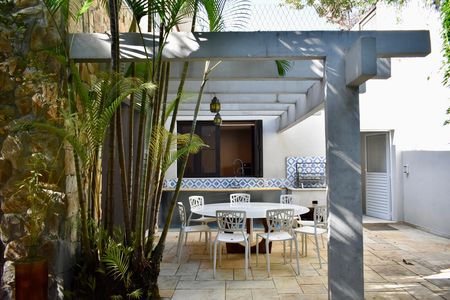 Casa para alugar com 290m², 4 quartos e 5 vagasÁrea gourmet