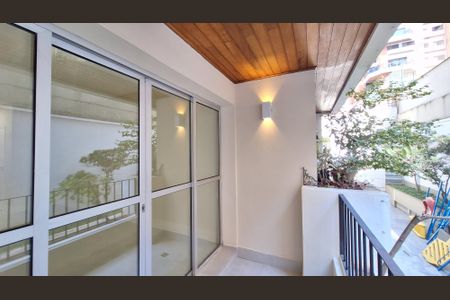 Apartamento à venda com 120m², 3 quartos e 2 vagasVaranda