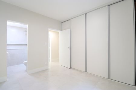 Apartamento à venda com 120m², 3 quartos e 2 vagasSuíte 1