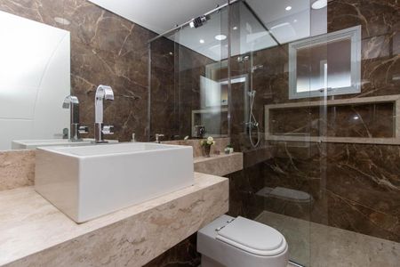 Casa à venda com 187m², 2 quartos e 4 vagas Casa à venda com 187m², 2 quartos e 4 vagasBanheiro da Suíte 1