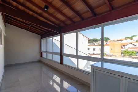 Casa à venda com 187m², 2 quartos e 4 vagas Casa à venda com 187m², 2 quartos e 4 vagasVaranda