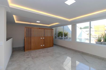 Casa à venda com 187m², 2 quartos e 4 vagas Casa à venda com 187m², 2 quartos e 4 vagasSala