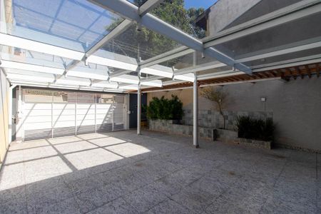 Casa à venda com 187m², 2 quartos e 4 vagas Casa à venda com 187m², 2 quartos e 4 vagasGaragem