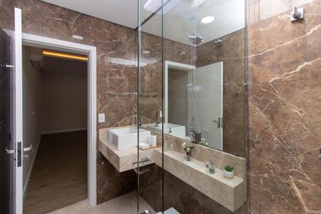 Casa à venda com 187m², 2 quartos e 4 vagas Casa à venda com 187m², 2 quartos e 4 vagasBanheiro da Suíte 1