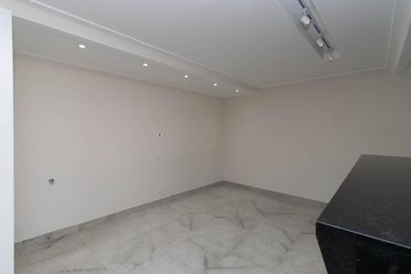 Casa à venda com 187m², 2 quartos e 4 vagas Casa à venda com 187m², 2 quartos e 4 vagasCozinha