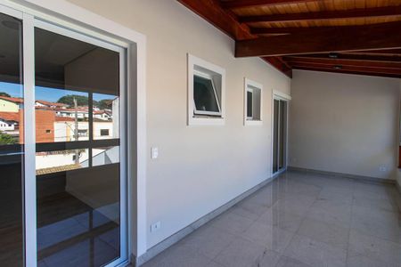 Casa à venda com 187m², 2 quartos e 4 vagas Casa à venda com 187m², 2 quartos e 4 vagasVaranda