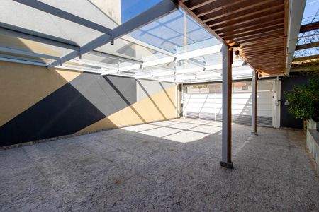 Casa à venda com 187m², 2 quartos e 4 vagas Casa à venda com 187m², 2 quartos e 4 vagasGaragem