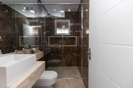 Casa à venda com 187m², 2 quartos e 4 vagas Casa à venda com 187m², 2 quartos e 4 vagasBanheiro da Suíte 1