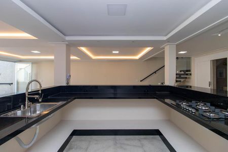 Casa à venda com 187m², 2 quartos e 4 vagas Casa à venda com 187m², 2 quartos e 4 vagasCozinha