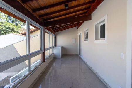 Casa à venda com 187m², 2 quartos e 4 vagas Casa à venda com 187m², 2 quartos e 4 vagasVaranda