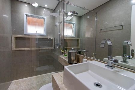 Casa à venda com 187m², 2 quartos e 4 vagas Casa à venda com 187m², 2 quartos e 4 vagasBanheiro da Suíte 2