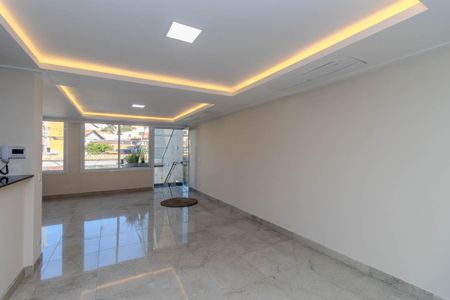 Casa à venda com 187m², 2 quartos e 4 vagas Casa à venda com 187m², 2 quartos e 4 vagasSala