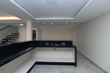 Casa à venda com 187m², 2 quartos e 4 vagas Casa à venda com 187m², 2 quartos e 4 vagasCozinha