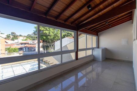 Casa à venda com 187m², 2 quartos e 4 vagas Casa à venda com 187m², 2 quartos e 4 vagasVaranda