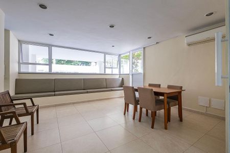 Apartamento para alugar com 123m², 3 quartos e 1 vaga Apartamento para alugar com 123m², 3 quartos e 1 vagaÁrea comum - Salão de festas