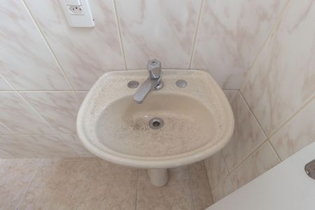 Casa à venda com 188m², 2 quartos e sem vaga Casa à venda com 188m², 2 quartos e sem vagaDetalhe - Lavabo 1