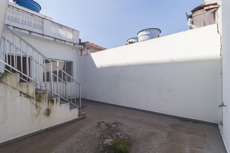 Casa à venda com 188m², 2 quartos e sem vaga Casa à venda com 188m², 2 quartos e sem vagaQuintal
