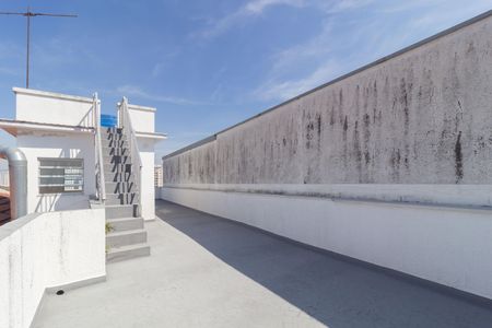 Casa à venda com 188m², 2 quartos e sem vaga Casa à venda com 188m², 2 quartos e sem vagaVaranda