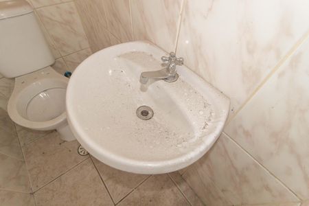 Casa à venda com 188m², 2 quartos e sem vaga Casa à venda com 188m², 2 quartos e sem vagaDetalhe - Lavabo 2