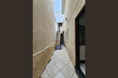 Casa à venda com 150m², 4 quartos e 3 vagasCorredor Externo