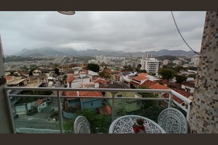 Apartamento à venda com 65m², 2 quartos e 1 vagaVaranda