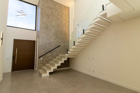 Casa de condomínio à venda com 240m², 3 quartos e 4 vagasSala