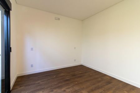 Casa de condomínio à venda com 240m², 3 quartos e 4 vagasSuíte 2